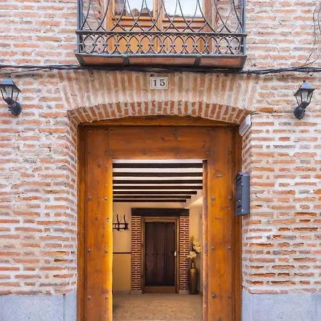 Apartamentos Turisticos La Casa Grande Arévalo Exterior photo